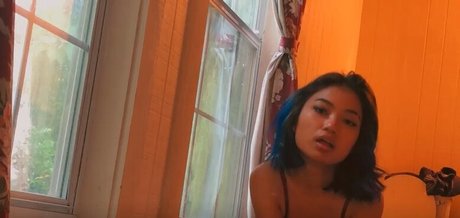 Little Gee スター ヌード ギャラリー