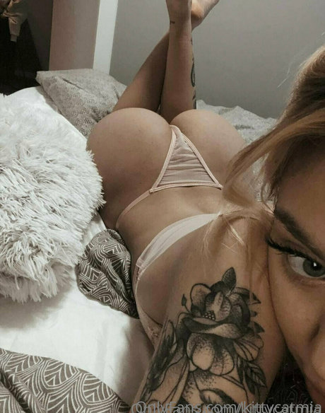 Dafni Kouneli ヌードのポルノスター ギャラリー