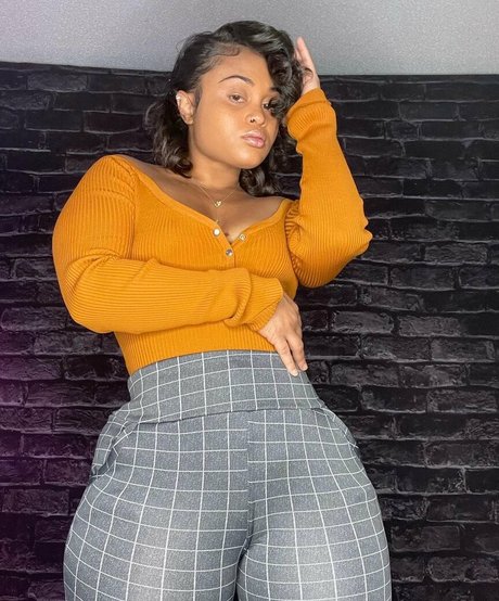 BBW フェイシャル OnlyFans ヌード 画像