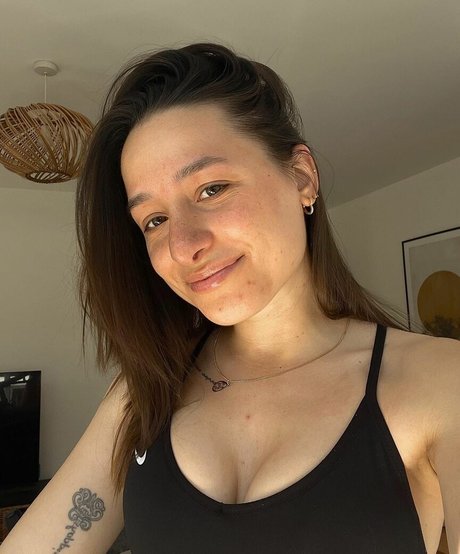 itsbinkybee アダルトモデル 画像