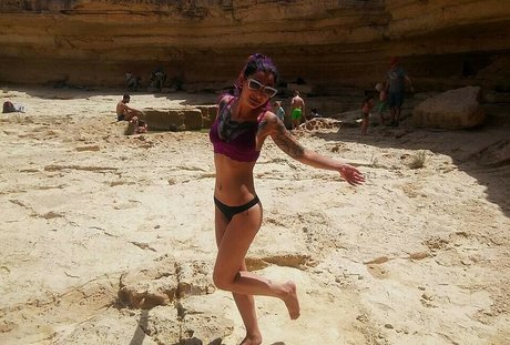 ママの足OnlyFans セクシー裸 ギャラリー