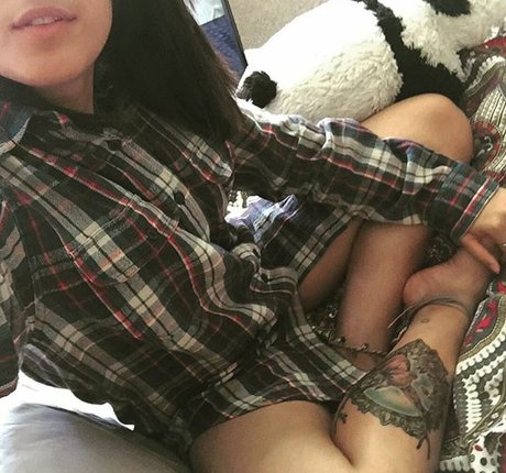 クーガーオンリーファンズ 無料セクシー 画像