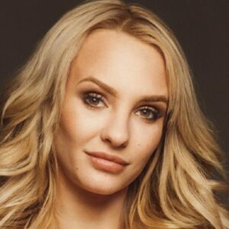 小人ヌードオンリーファンズ セクシー 写真