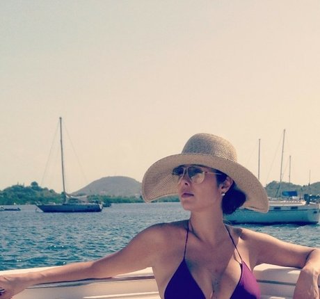 お金 オンリーファンズ ポルノ 画像