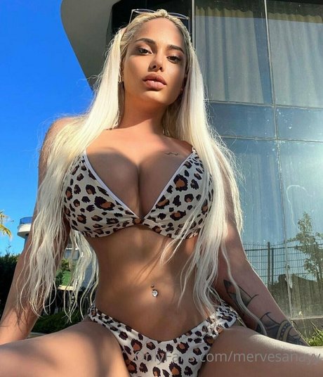 フランス人熟女OnlyFans 無料セクシー 画像