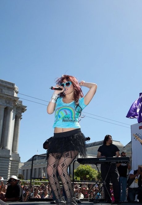 熟女の足オンリーファンズ エロチック 写真