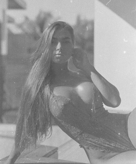 熟女クーガーオンリーファンズ アートポルノ 写真