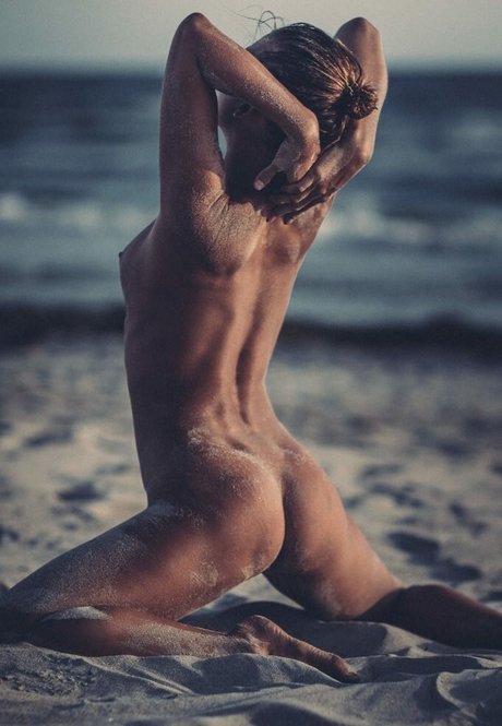 大きな黒い猫OnlyFans 裸 画像