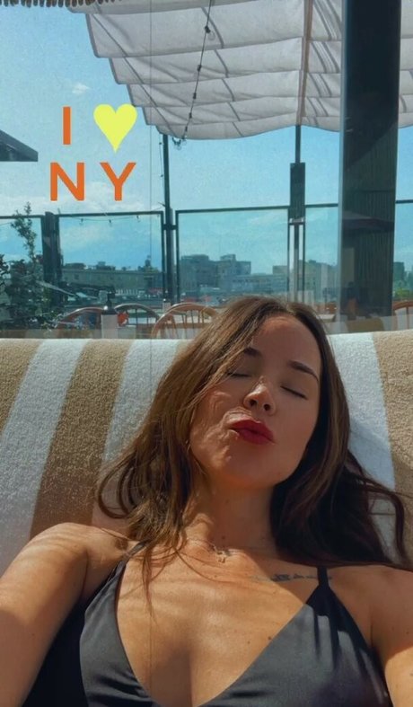 巨乳の黒人女性オンリーファンズ アートポルノ 画像