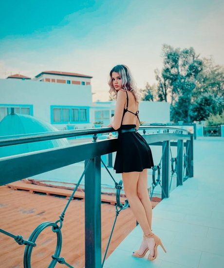 andreealalaaa ホットなポルノスター 写真