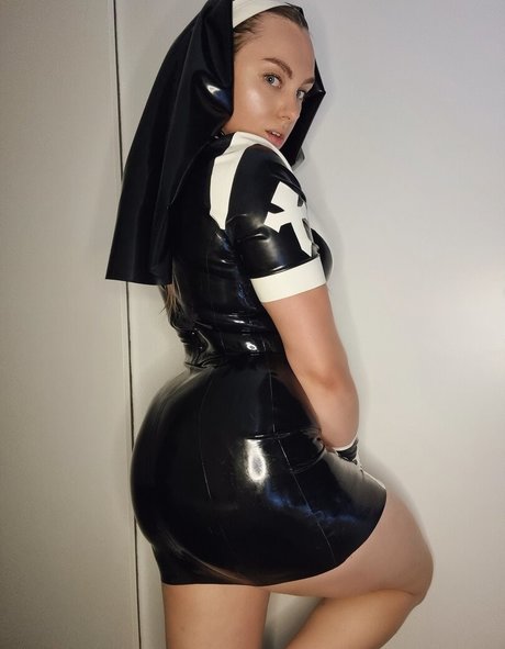 Georginasuccubus ポルノスター 写真