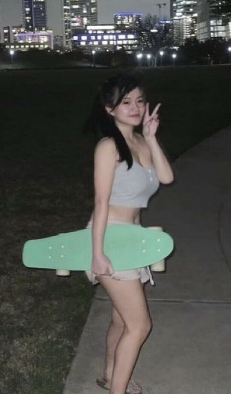 smolmikuu ヌード女優 画像