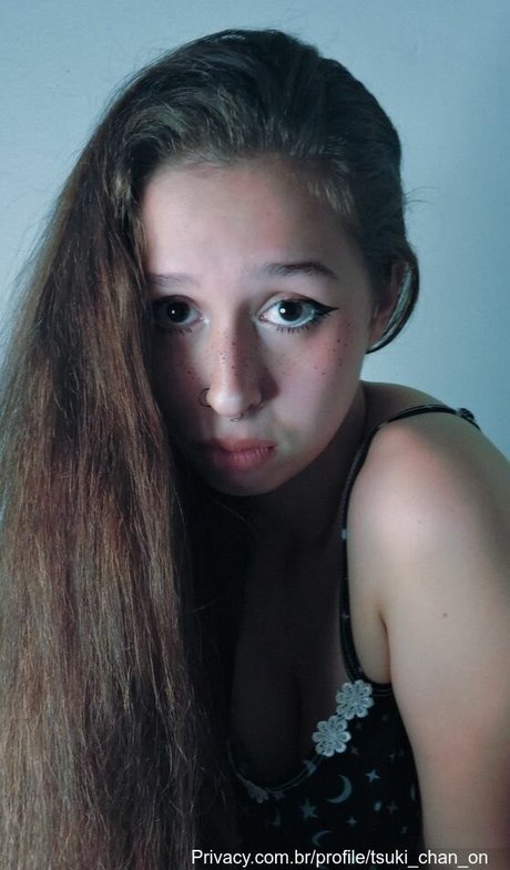 Tsuki Chan HDスター 写真