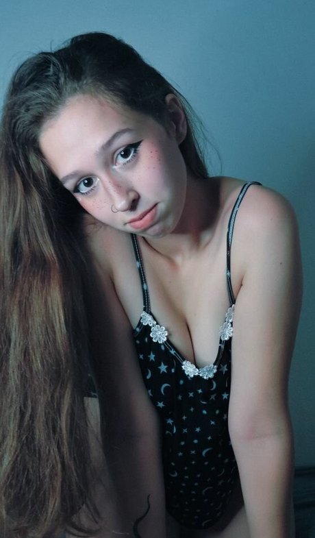 Tsuki Chan セクシーモデル 画像