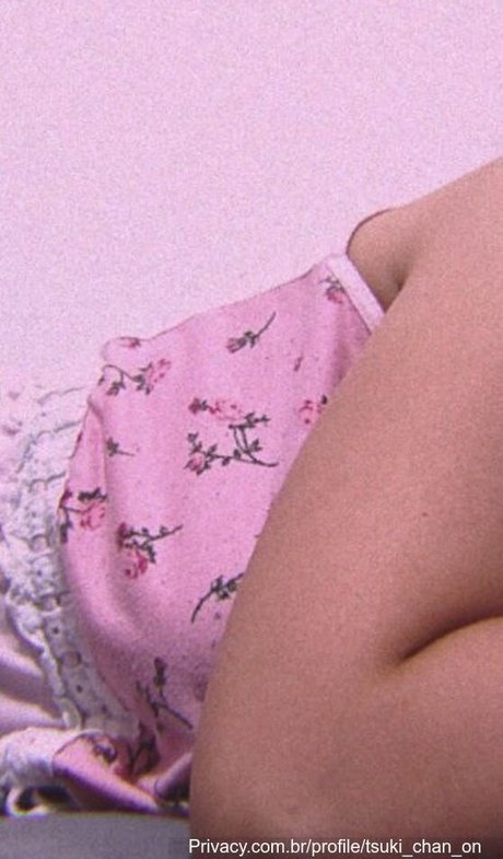 18歳のオンリーファンズ エロチック 画像