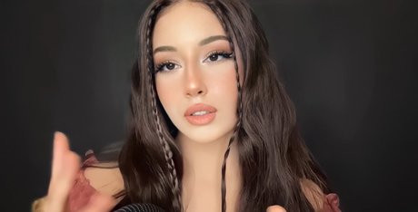 Shiny ASMR アート女優 写真