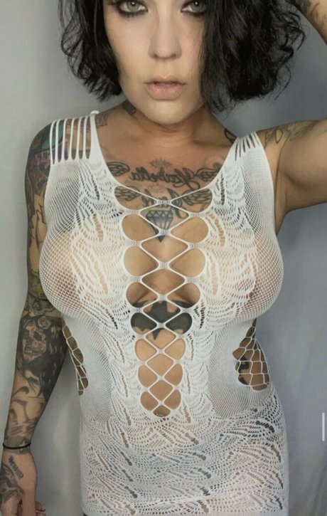 Ms Gunn スター ヌード 写真