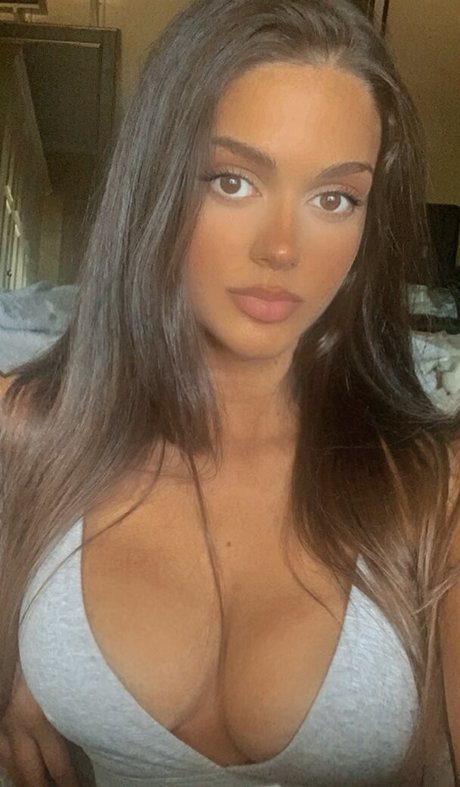 巨乳の赤毛オンリーファンズ ヌード 写真