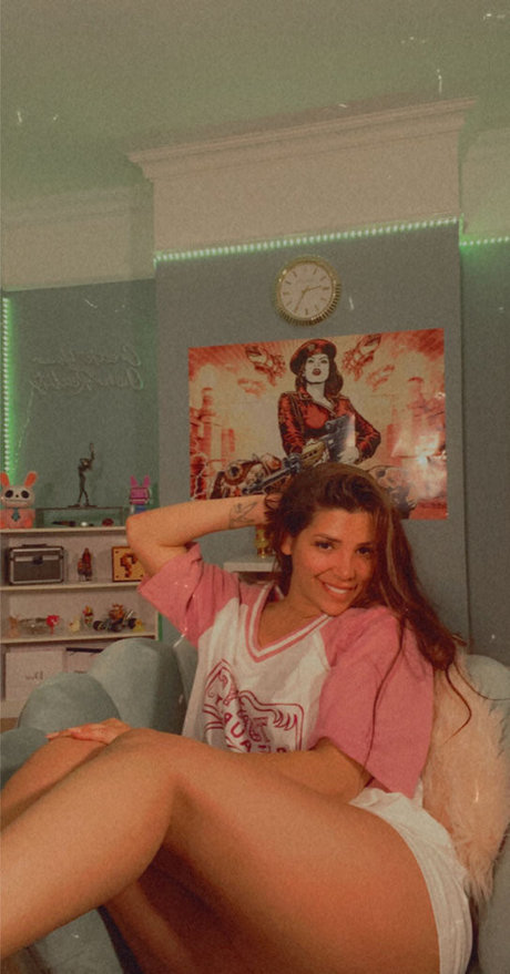 Mizz Ellaa ASMR 限定スター ギャラリー