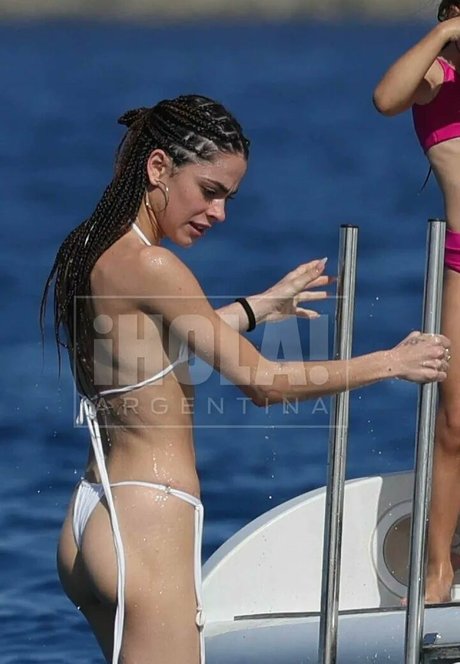 Martina Stoessel 高品質モデル 写真