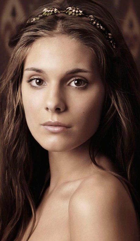 Caitlin Stasey 限定スター アーカイブ
