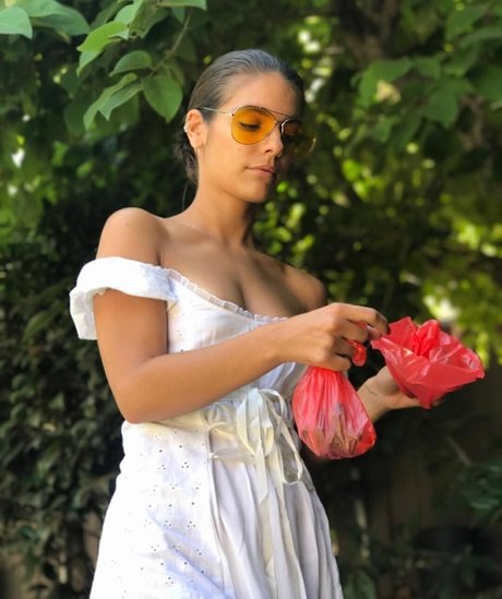 Caitlin Stasey ポルノスター アーカイブ