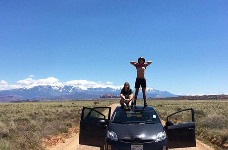 Caitlin Stasey アート女優 写真