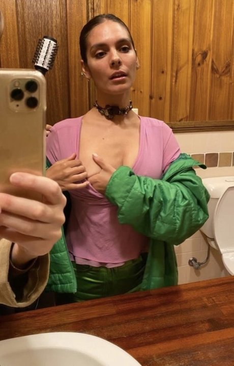 Caitlin Stasey Profilbild