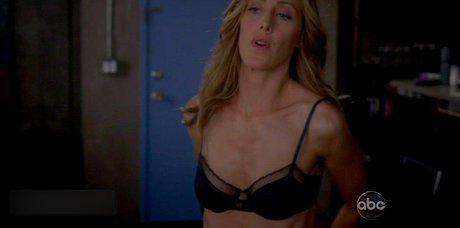 Kim Raver アート女優 画像