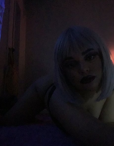 アンバー・オンリーファンズ セクシーヌード 写真