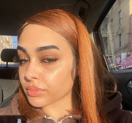 WinterTheBrat ヌードスター ギャラリー