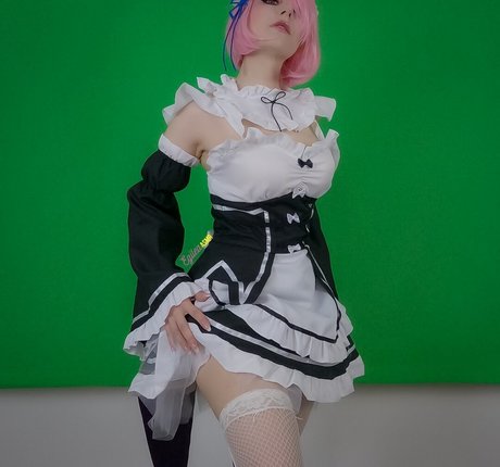 Egilea ASMR ヌードモデル 写真