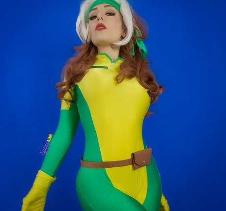 Egilea ASMR ホット女優 写真