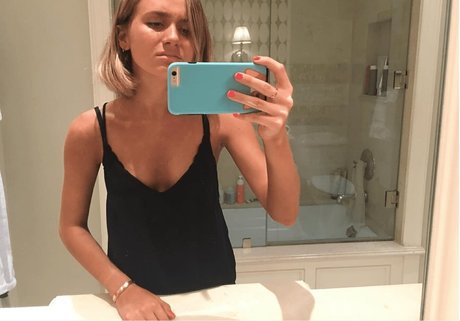 大学生カップルのオンリーファンズ ポルノ 写真