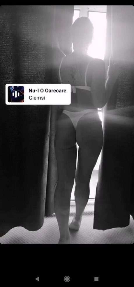 cristinutza18 エロティックなポルノスター 写真