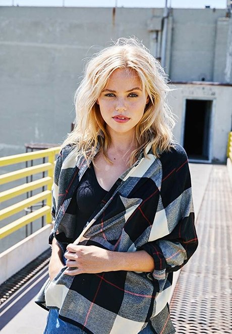 Annalisa Cochrane セクシーなスター 写真