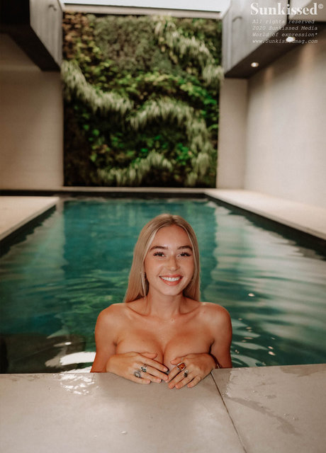 お尻の穴オンリーファンズ 裸 ギャラリー