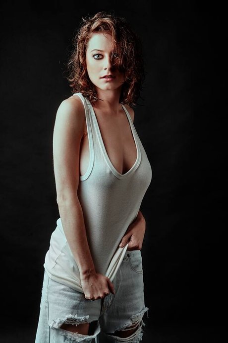 Yael Gayaa 無料モデル 写真