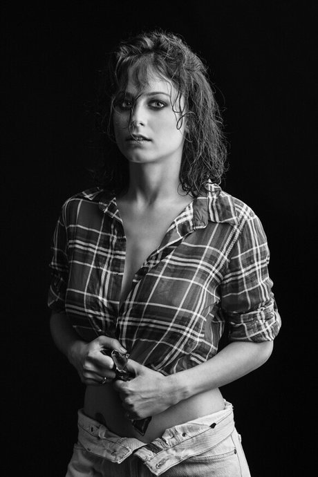 Yael Gayaa セックス女優 画像