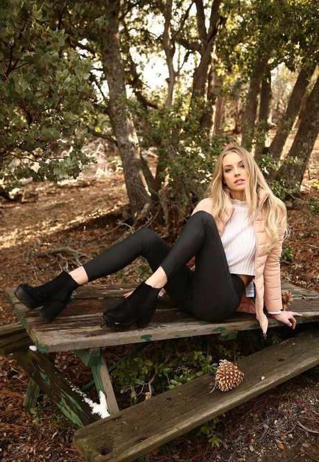 ラバーオンリーファン ホットセクシー 画像