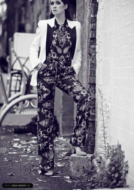 Alice Allegra Englert 裸モデル 画像