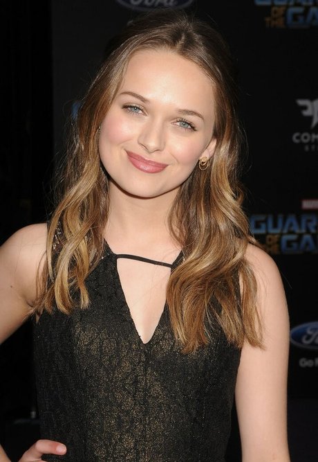 Alyssa Jirrels 素敵なスター ギャラリー