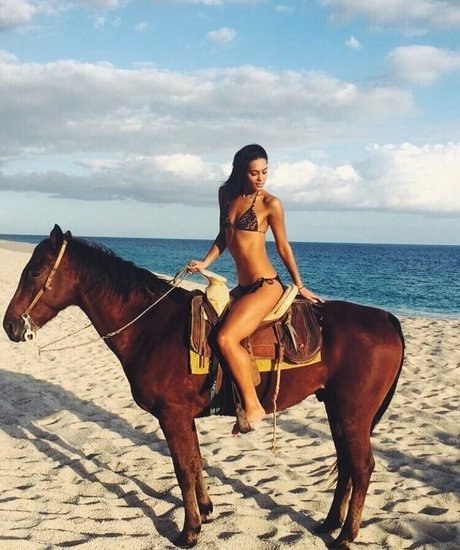 Alexis Gaube 完璧なモデル 写真