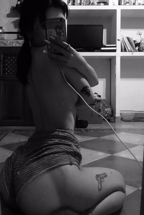 ティーンウェブカメラOnlyFans アート裸 写真