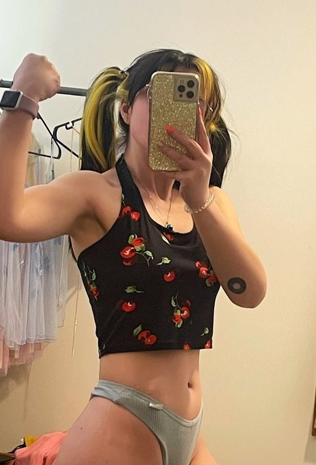 ぽっちゃり 主観視点 OnlyFans ホット裸 写真