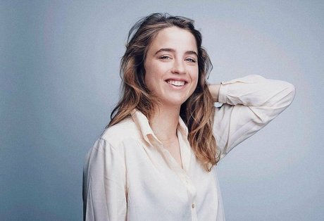 Adele Haenel 独占モデル ギャラリー