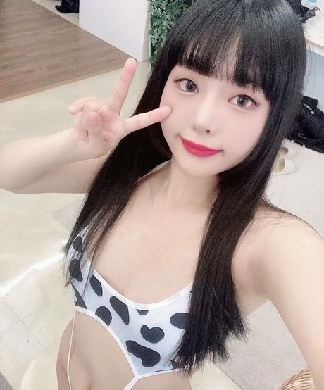 Song Mina ホットなポルノスター 写真