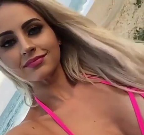 Daiane Novais ヌード女優 写真