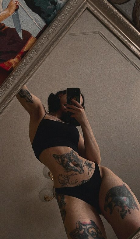 cutemeow エロティックなポルノスター 写真