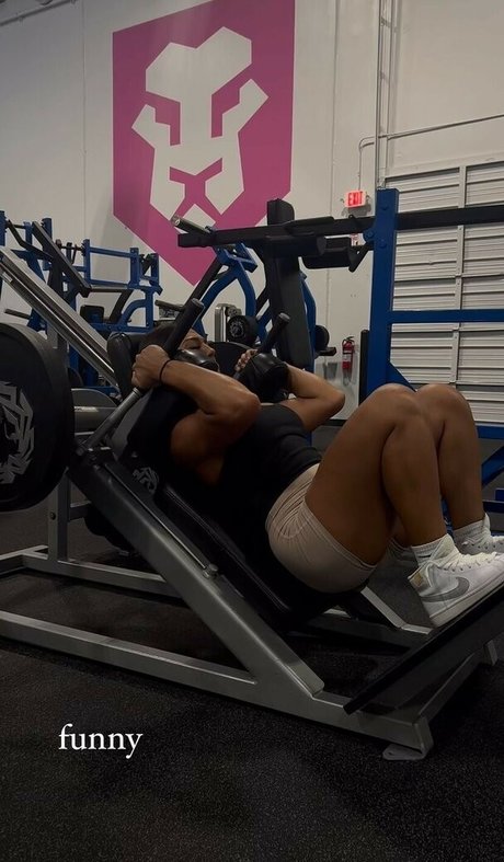 アジアンゴス オンリーファンズ ホットポルノ 写真